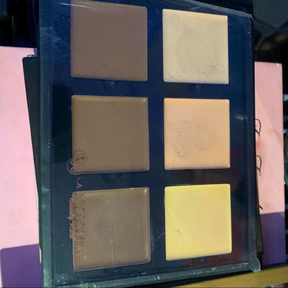 Anastasia Beverly Hills crime contour kit